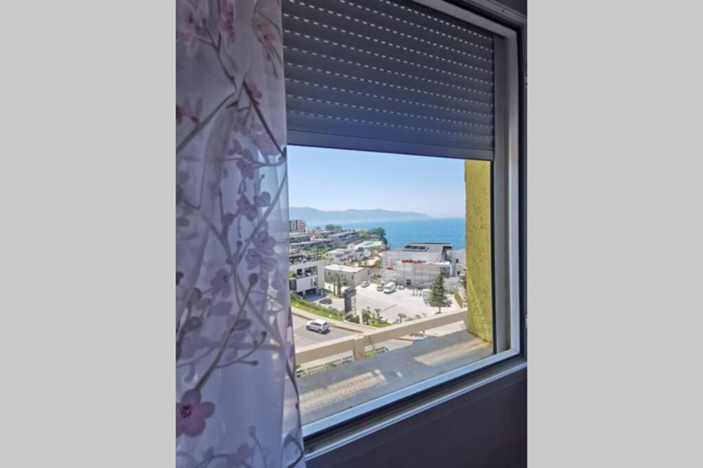 Spectacular Seaview Apartment Вльора Екстер'єр фото