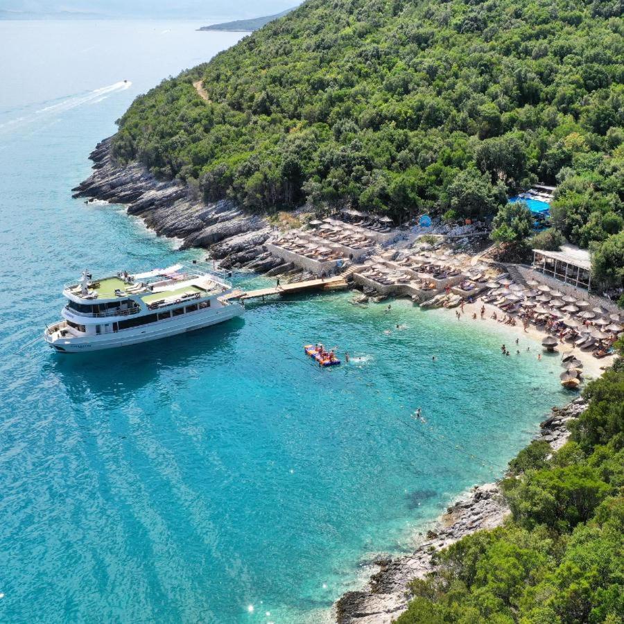 Spectacular Seaview Apartment Вльора Екстер'єр фото