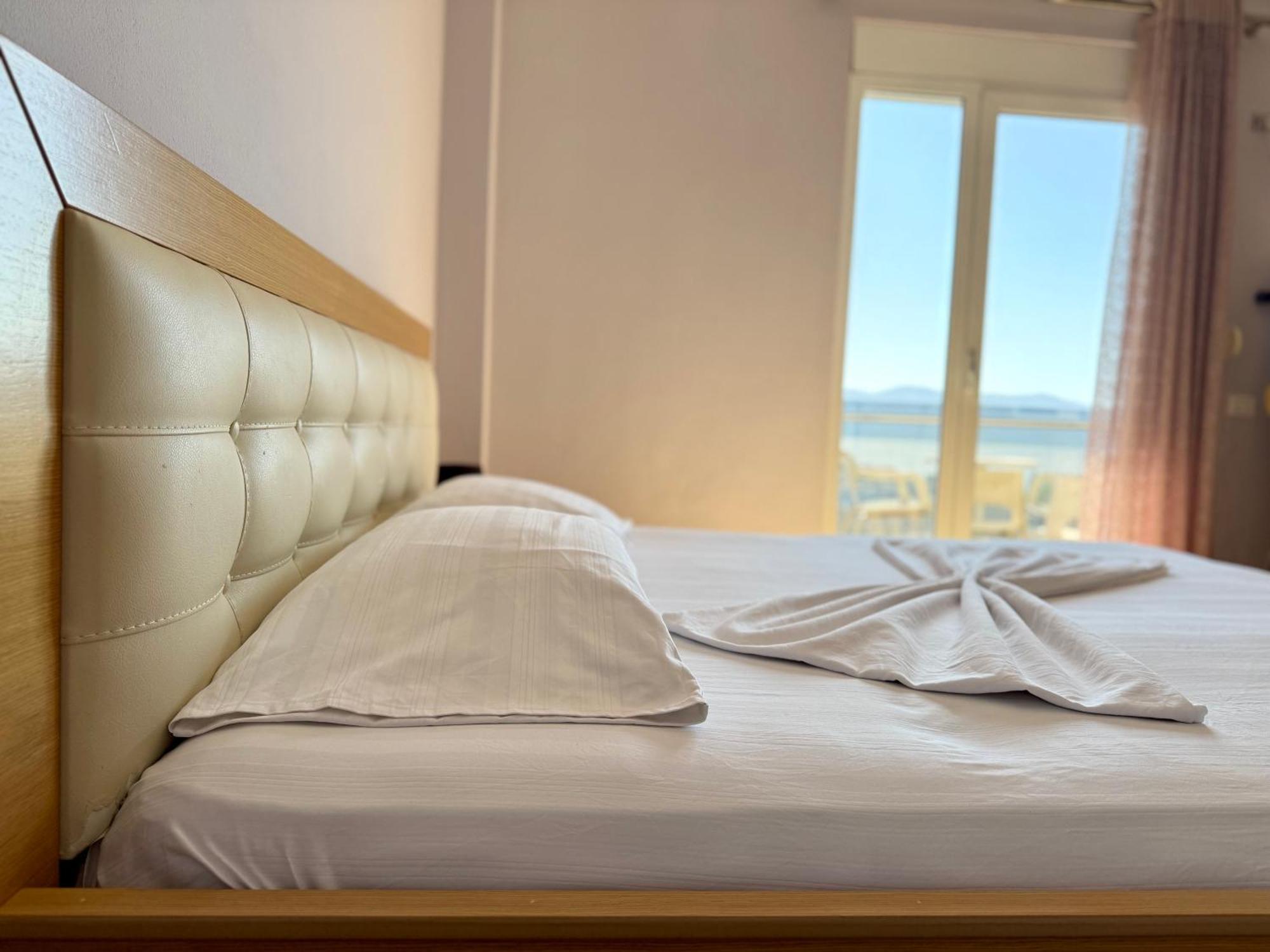 Spectacular Seaview Apartment Вльора Екстер'єр фото