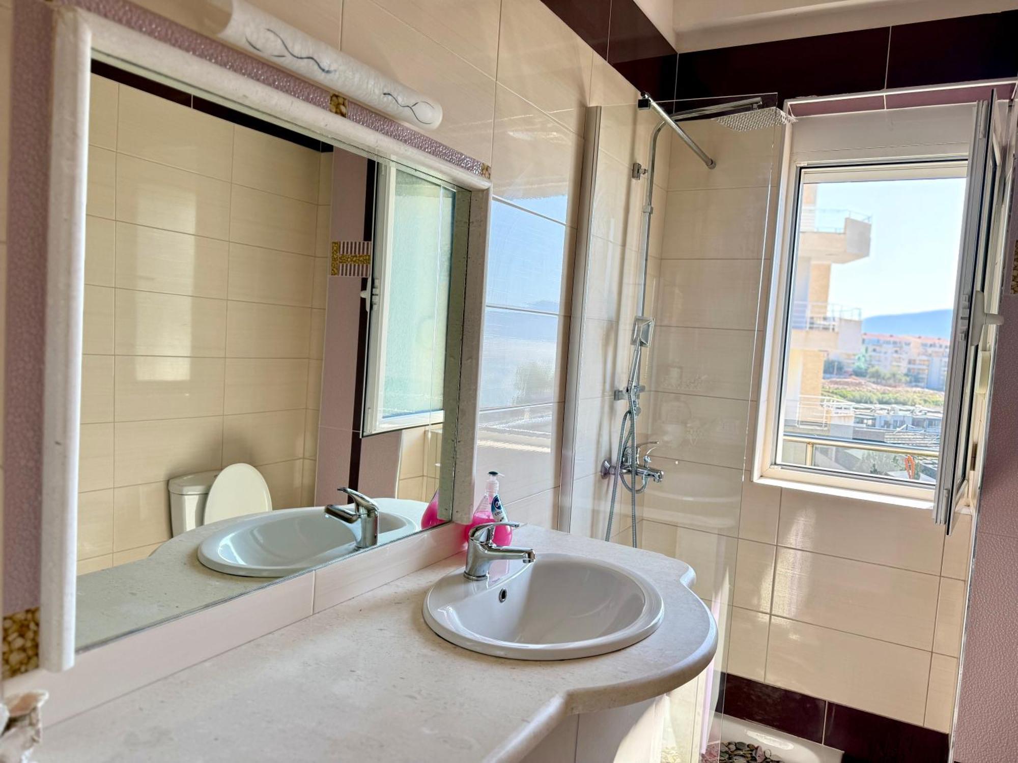 Spectacular Seaview Apartment Вльора Екстер'єр фото