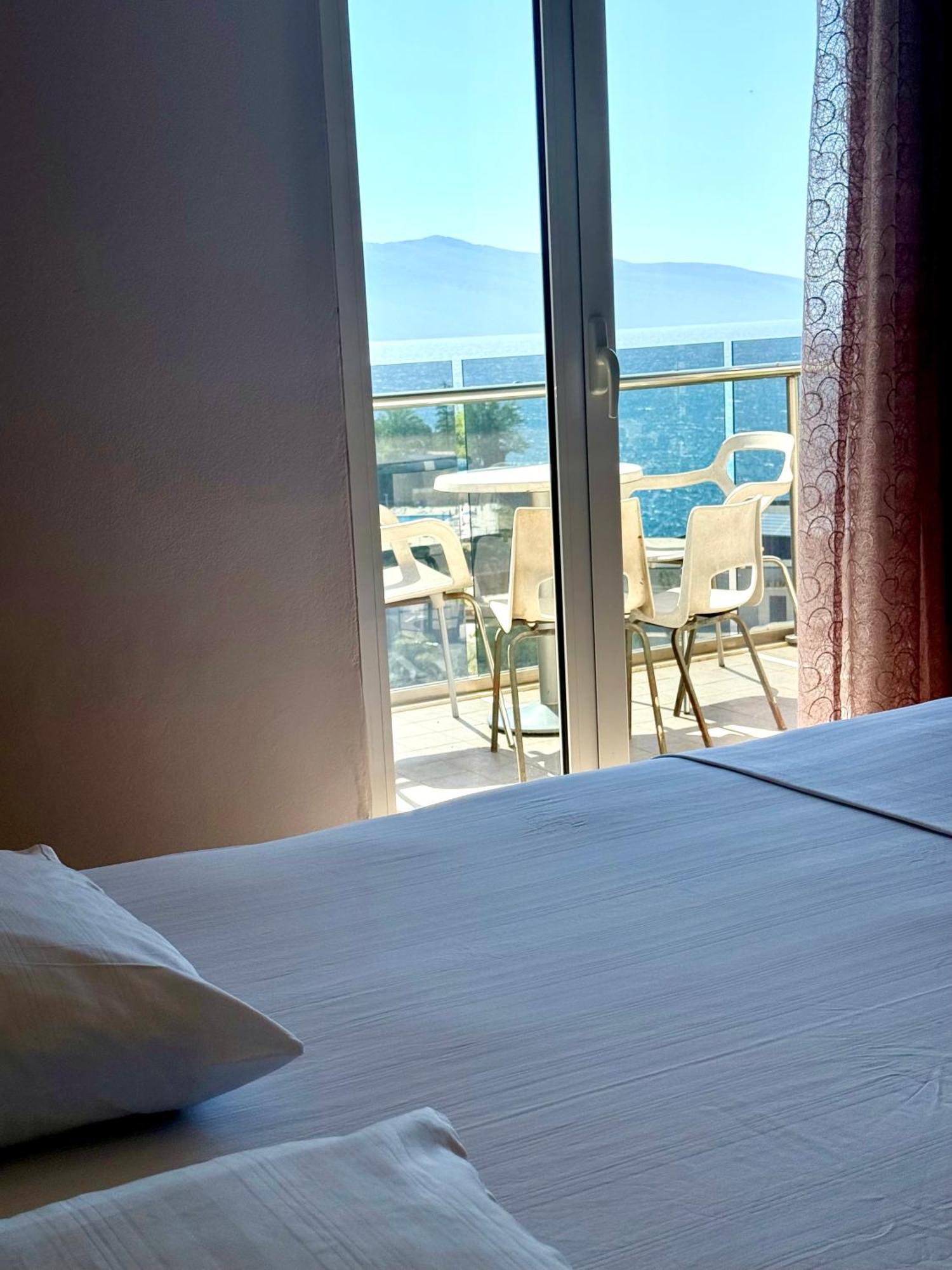 Spectacular Seaview Apartment Вльора Екстер'єр фото