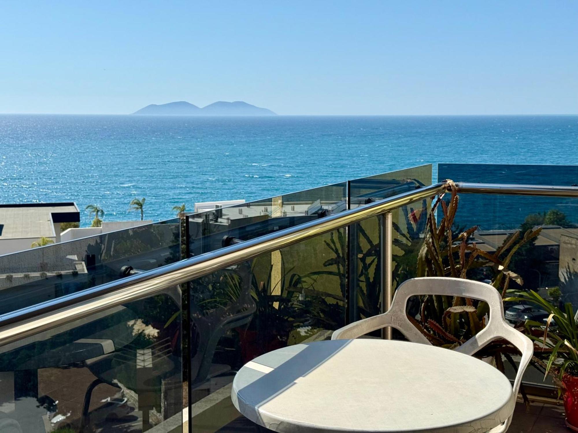 Spectacular Seaview Apartment Вльора Екстер'єр фото
